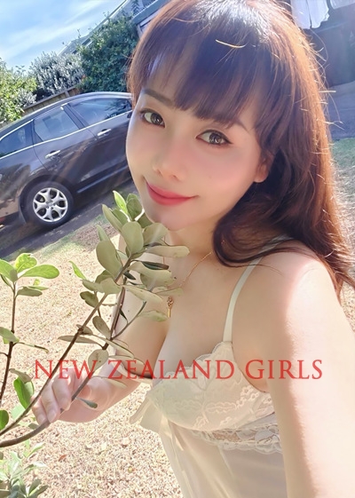 Hamilton Escort Kaylee -A stunning Asian babe with flawless skin, 