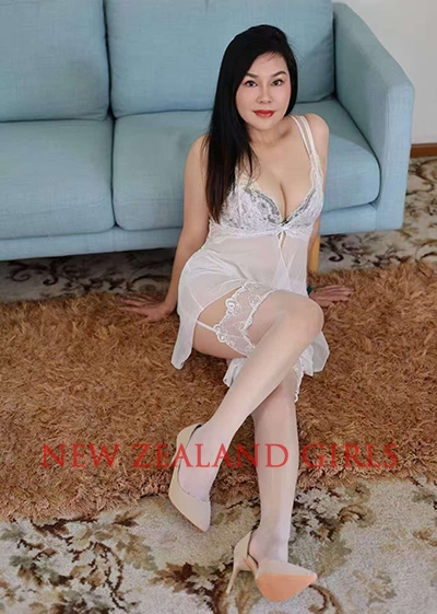 Auckland Escort Bobo -Asian escort offering full service