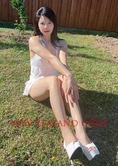 Auckland Escort Tia -A fun loving, delightful and mature minded Asian