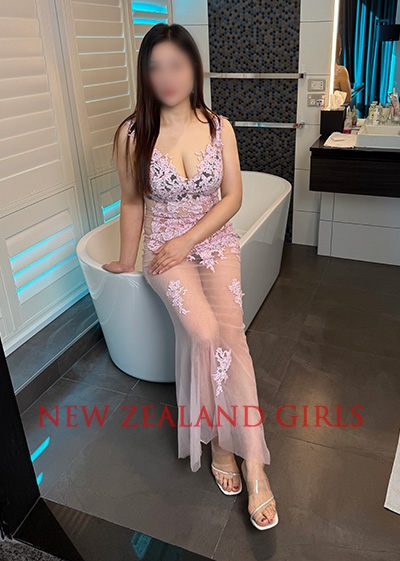 Auckland Escort Rena -A petite figure with pretty hair and fair skin